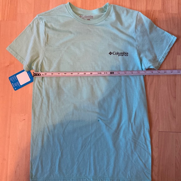 NWT!! Men’s Columbia pfg T-shirt size small - Picture 3 of 4